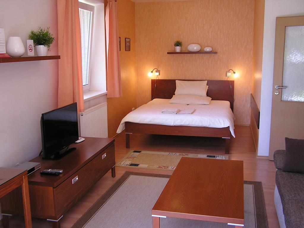 Gonda Apartments Hradec Kralove Luaran gambar