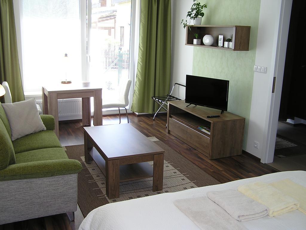 Gonda Apartments Hradec Kralove Luaran gambar